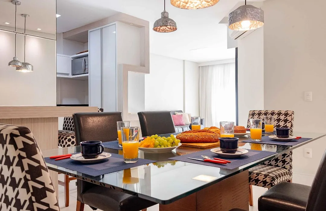 Boulevard Bombinhas - Lindíssimo Apartamento em Condo com Piscina e Jacuzzi-1
